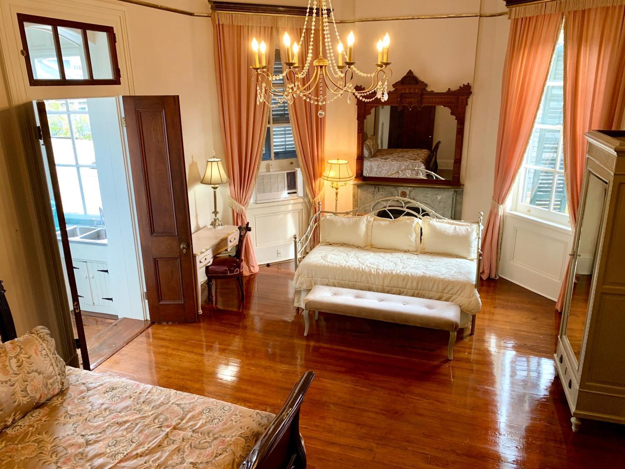 French Quarter Lanaux Mansion Bed And Breakfast Новый Орлеан Номер фото